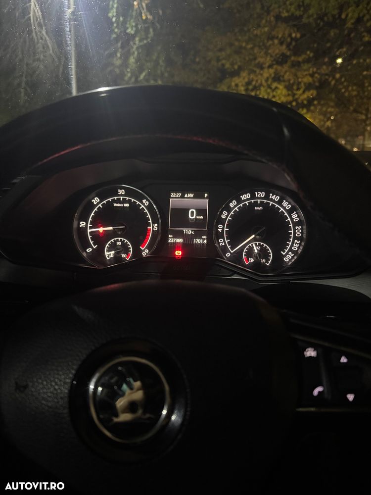Skoda Superb 2.0 TDI DSG Ambition - 11