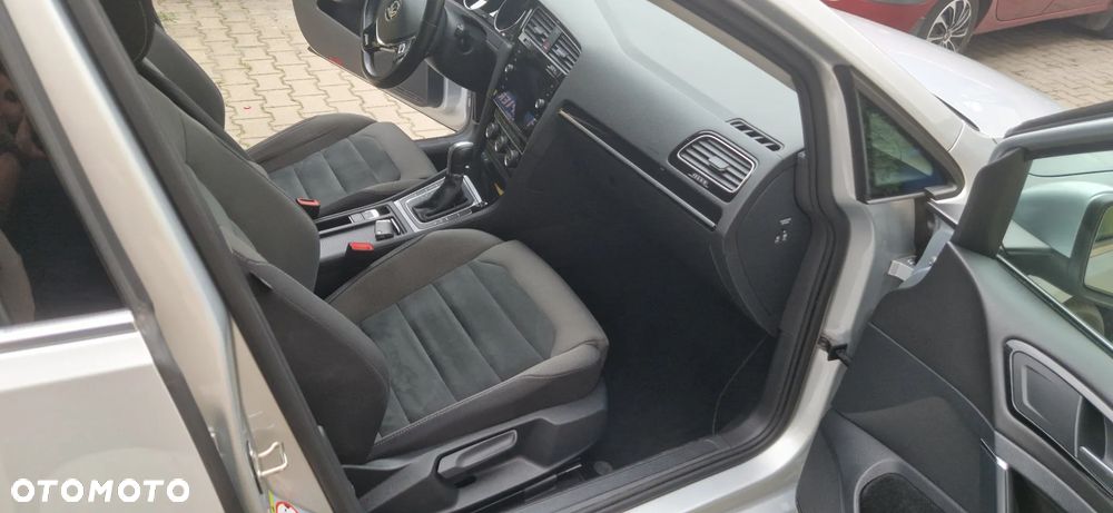 Volkswagen Golf 1.5 TSI BMT Evo Comfortline DSG - 24