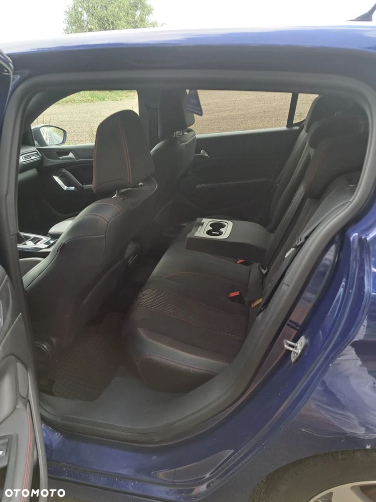 Peugeot 308 - 8