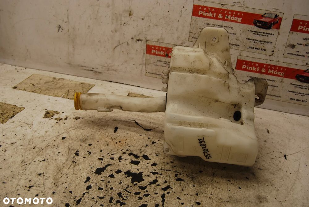 ZBIORNICZEK SPRYSKIWACZY 55702892 OPEL CORSA D 1.4 - 2