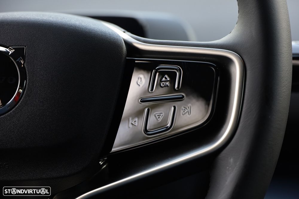 Volvo EX30 69 kWh Single Motor Extended Range Black Edition - 23