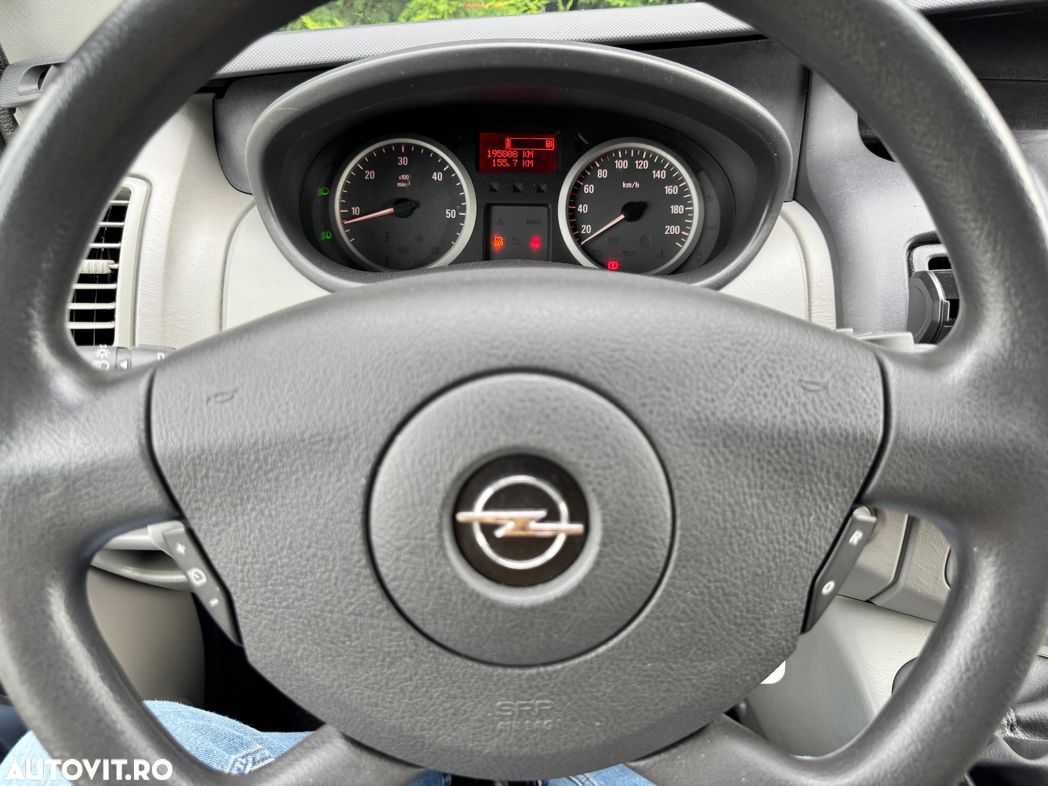 Opel Vivaro - 28
