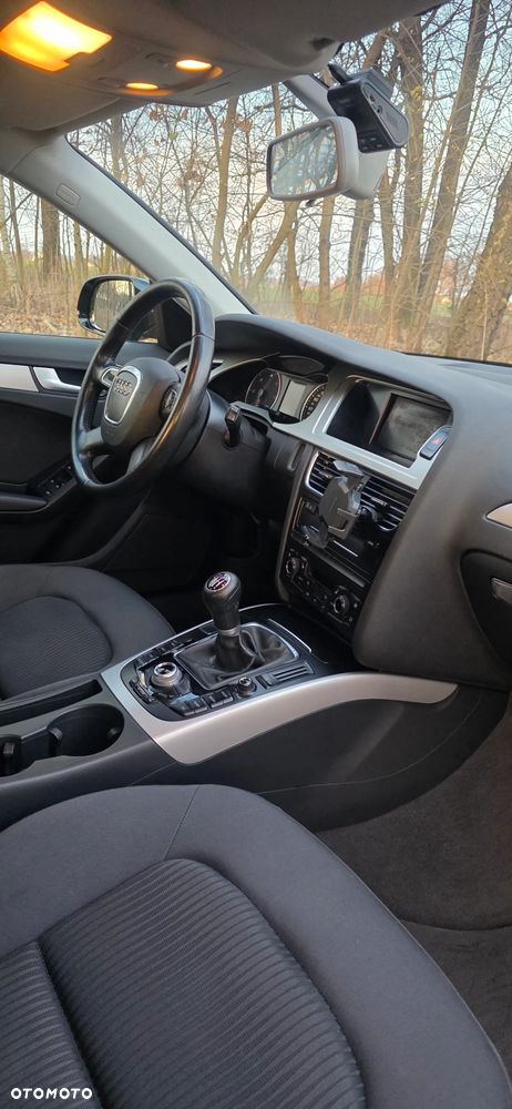 Audi A4 Avant 2.0 TDI - 28