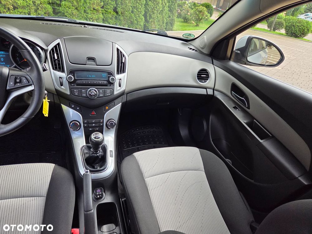 Chevrolet Cruze 1.6 LS - 5