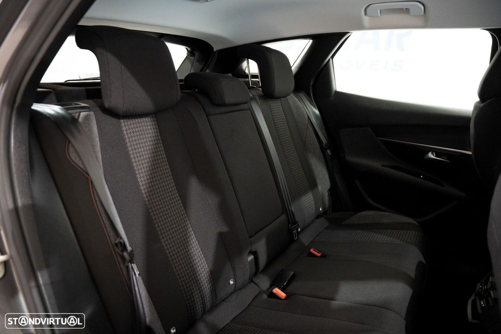 Peugeot 3008 1.2 PureTech Allure EAT8 - 17