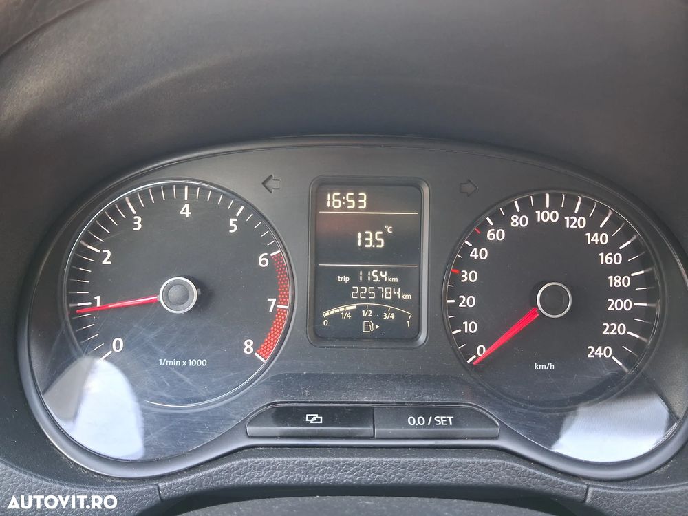 Volkswagen Polo 1.2 Blue Motion Technology Team - 9