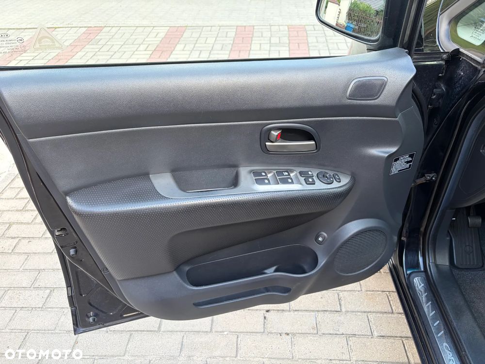 Kia Carens - 20