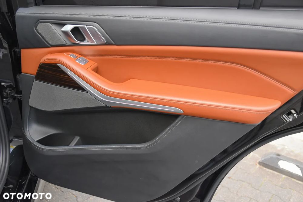 BMW X7 M50i - 32