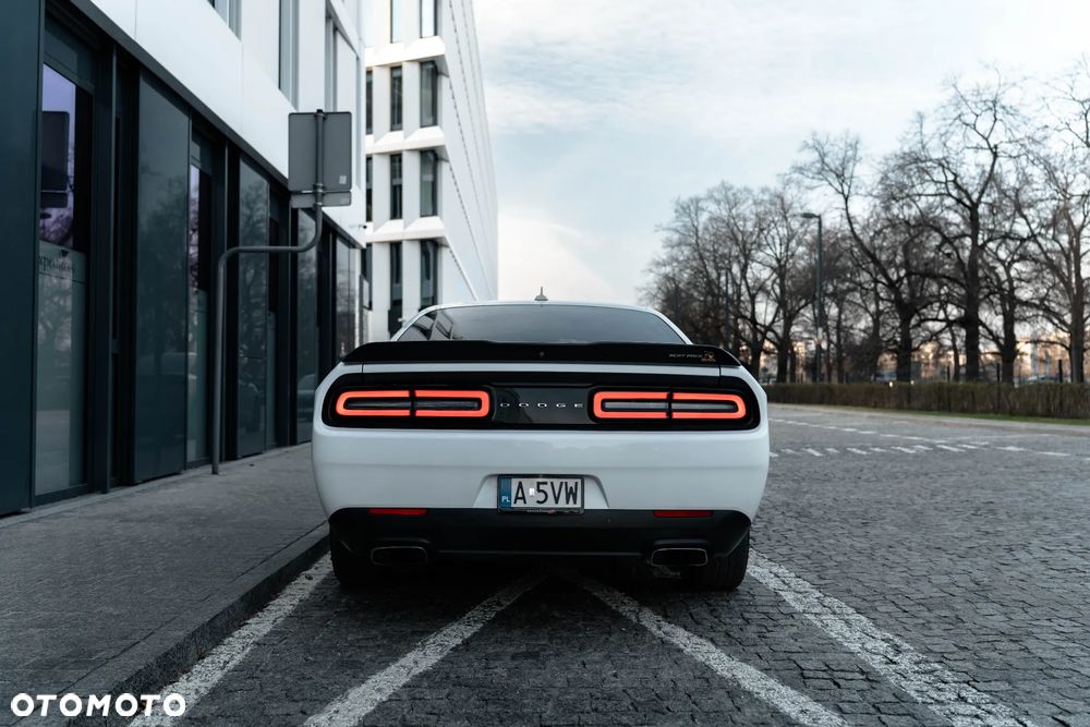 Dodge Challenger 6.4 Scat Pack - 22