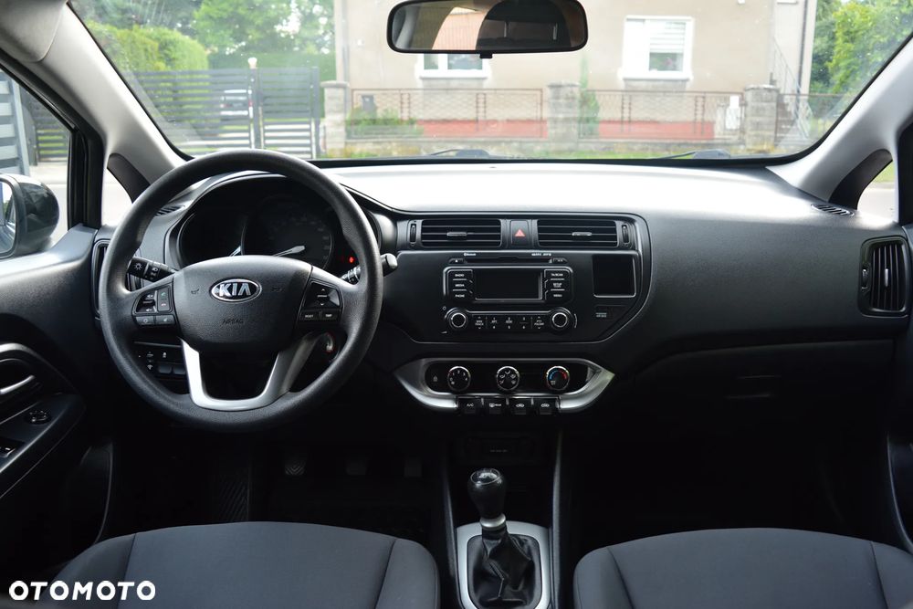 Kia Rio 1.2 Dream Team Edition - 8