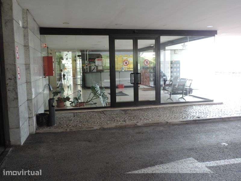 Parqueamento/ CP de Monte Abraão - Grande imagem: 5/5