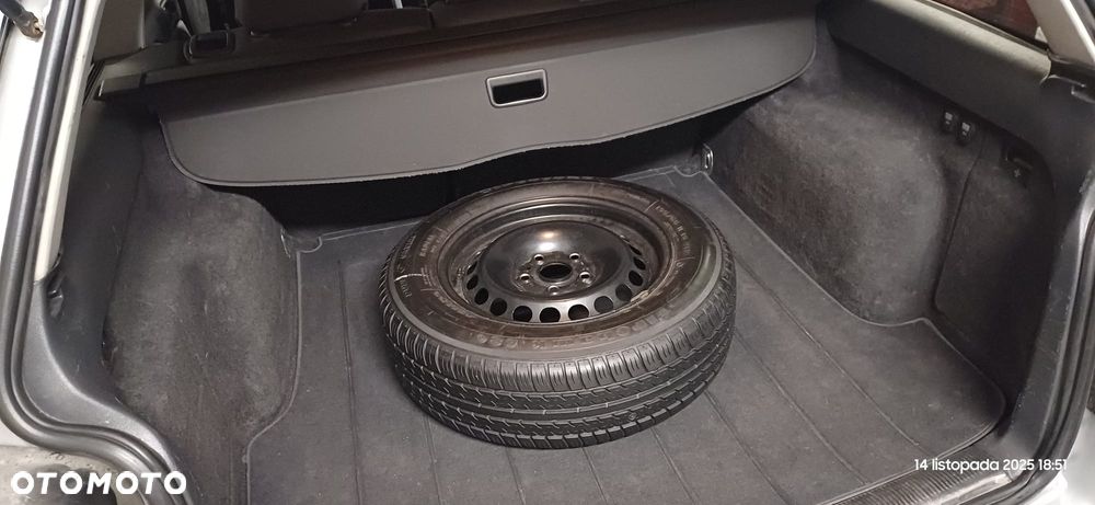 Volkswagen Passat 1.6 - 10