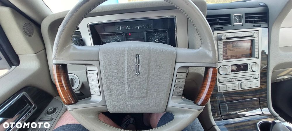 Lincoln Navigator 5.4 4x2 - 31