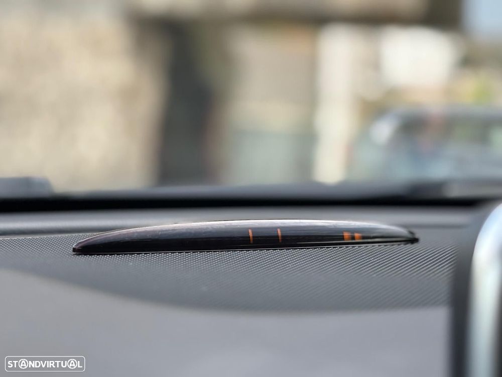 Mercedes-Benz A 160 d AMG Line - 16