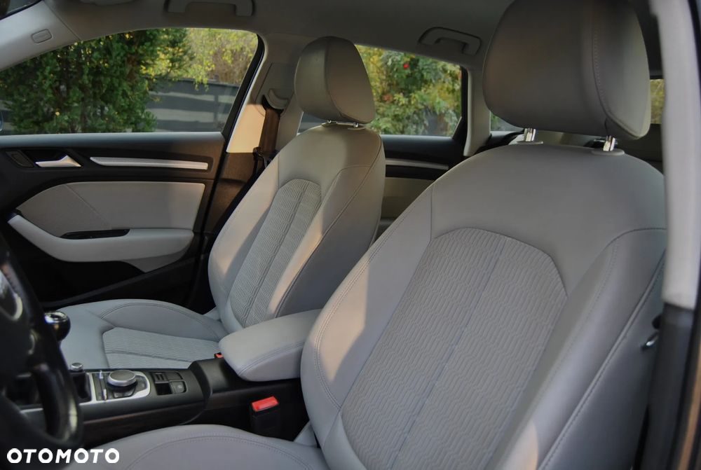 Audi A3 Sportback 1.4 TFSI S line Sportpaket - 12