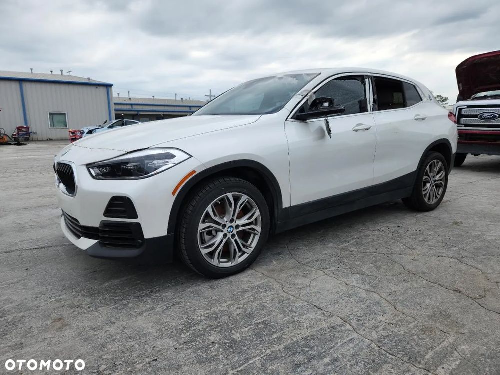 BMW X2 xDrive20i Advantage Plus - 2