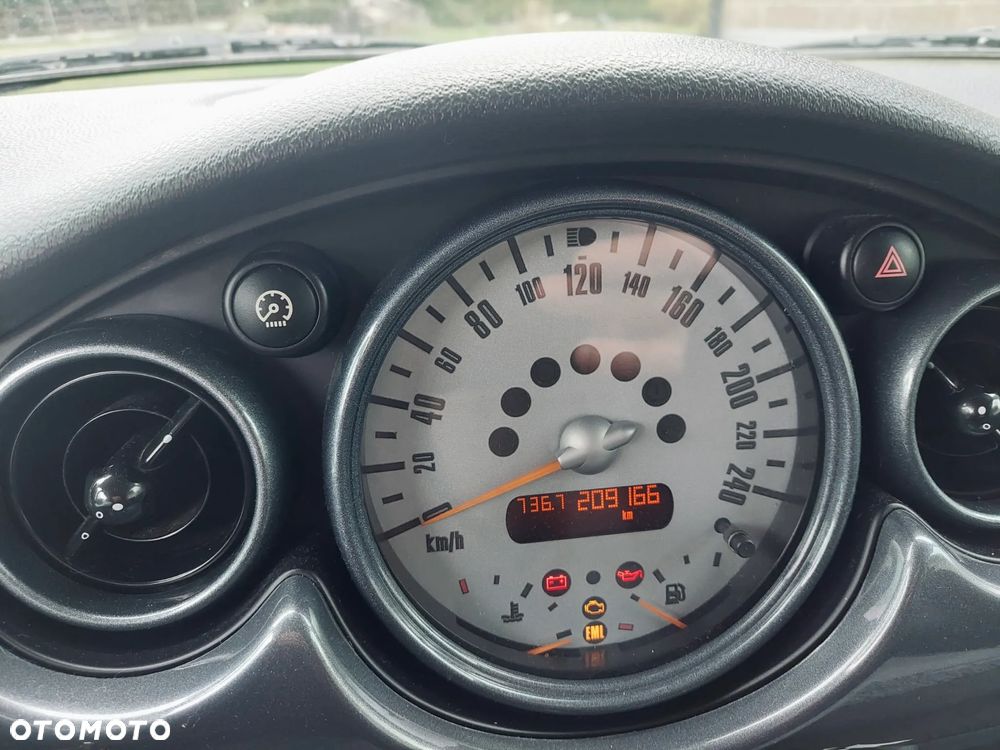 MINI Cooper Standard - 5