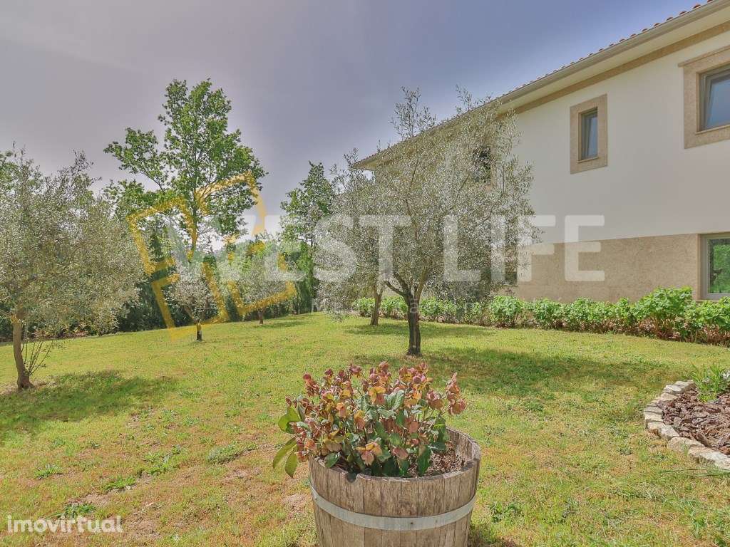 Moradia Independente T5 com terreno de 14000m2 - Vista para as Mont... - Grande imagem: 4/54