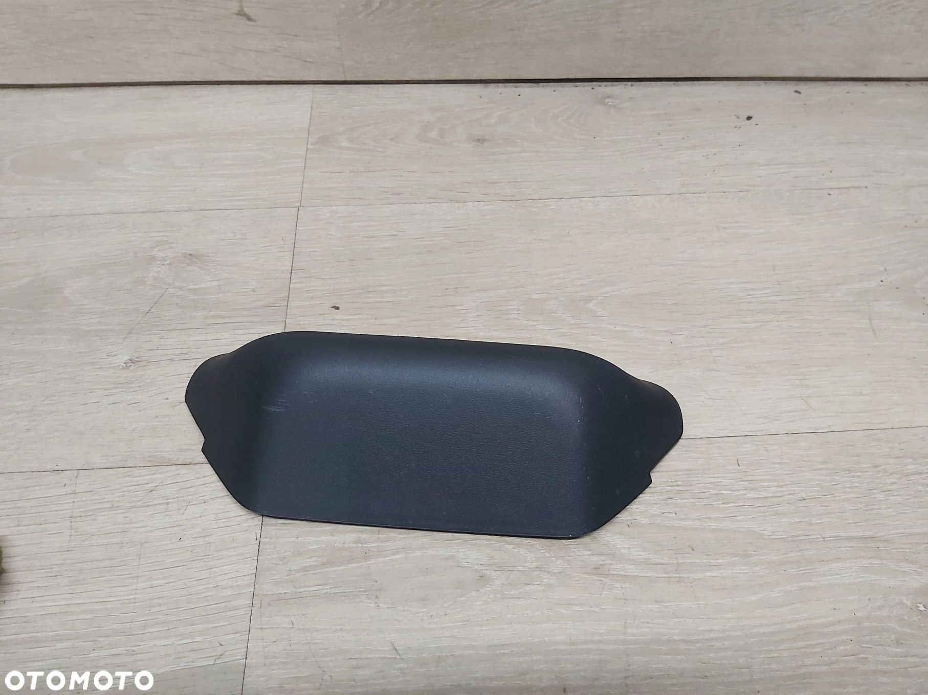 Toyota Yaris I 99 - 05 osłona plastik światła stop - 1