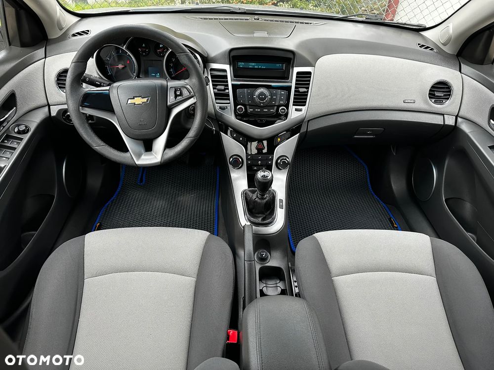 Chevrolet Cruze 1.6 LS - 9