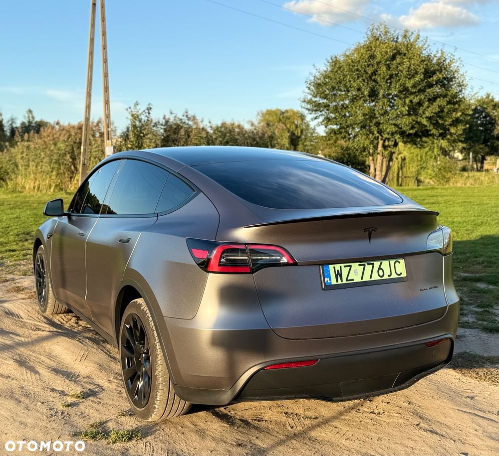Tesla Y Model Long Range Dual Motor AWD - 3