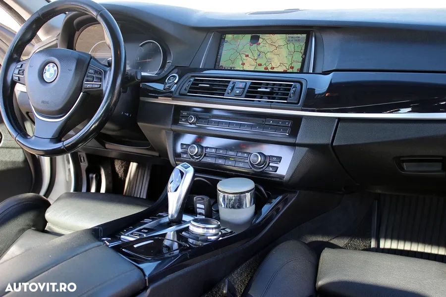 BMW Seria 5 525d xDrive AT - 17