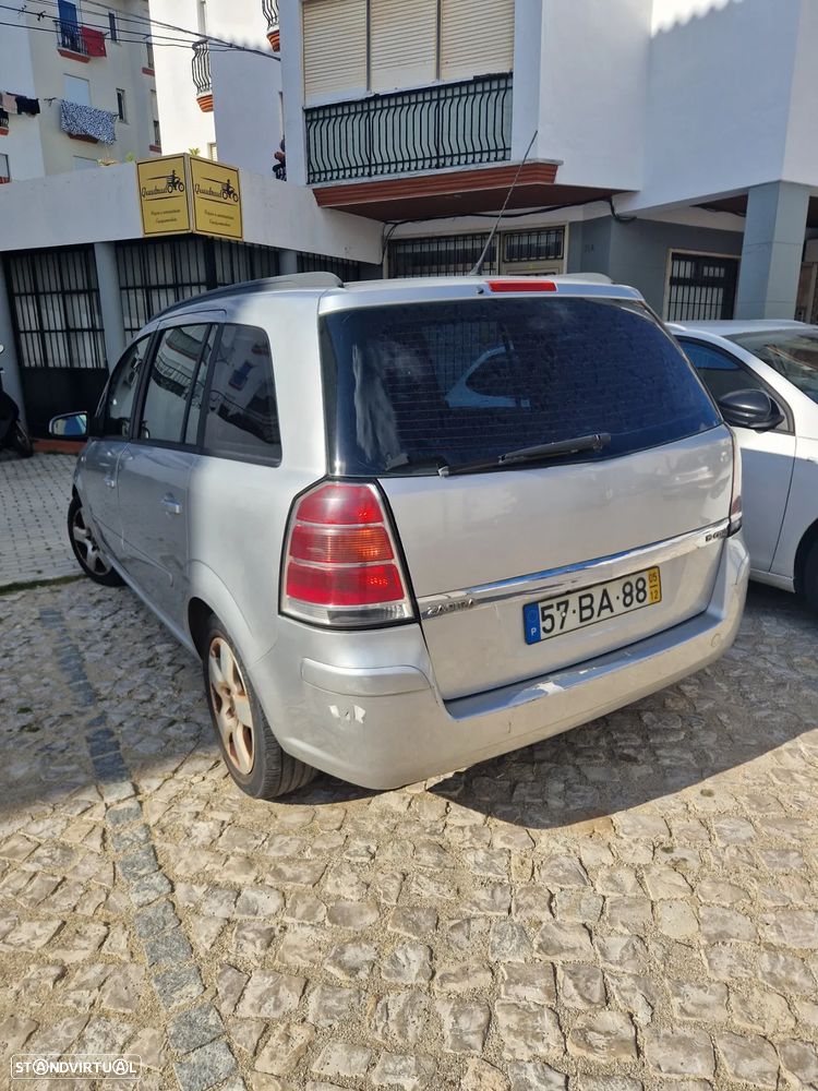 Opel Zafira 1.9 CDTi Cosmo - 3