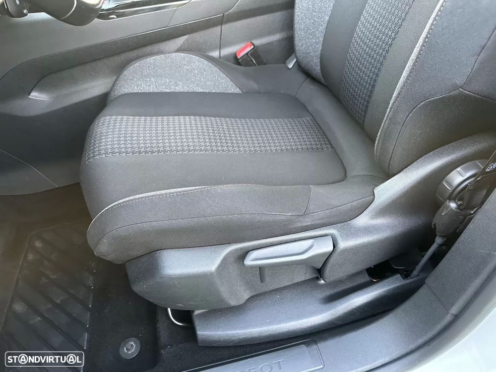 Peugeot 3008 1.2 PureTech Allure - 33