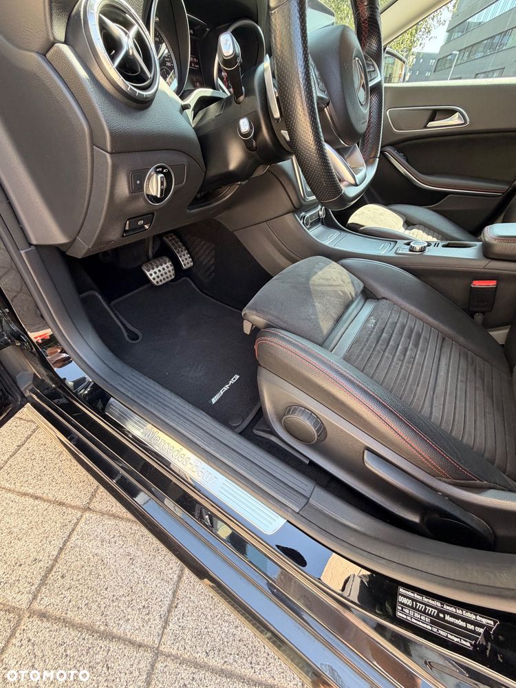 Mercedes-Benz CLA 200 7G-DCT AMG Line - 11