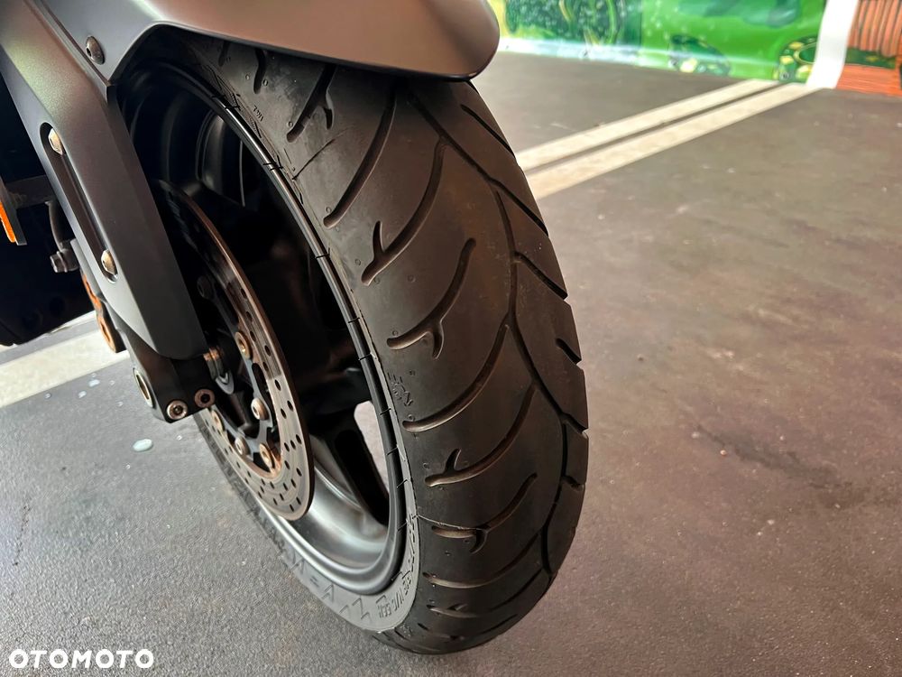Yamaha Tmax - 15