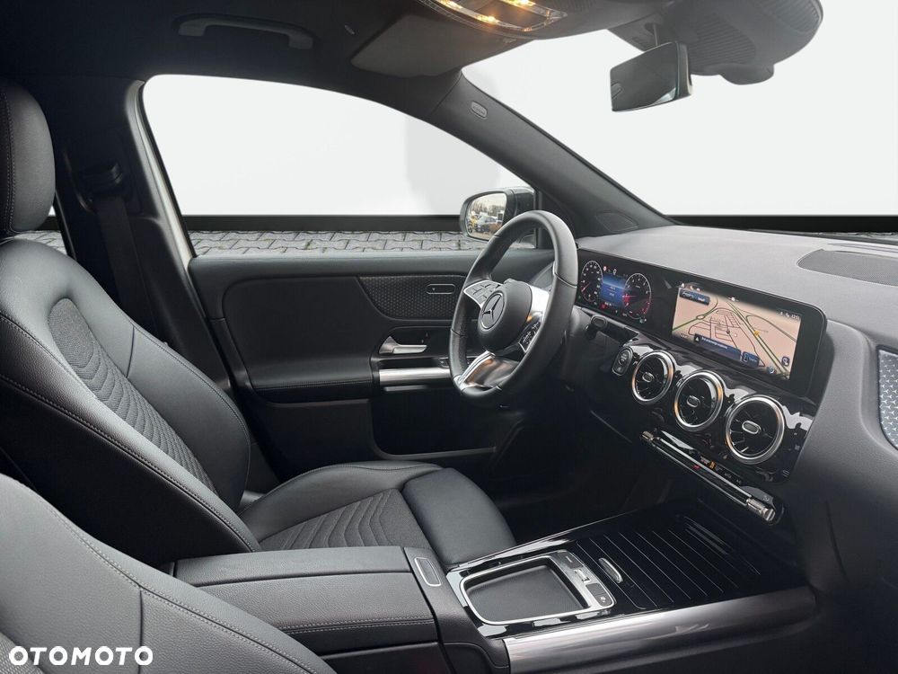 Mercedes-Benz GLA - 14