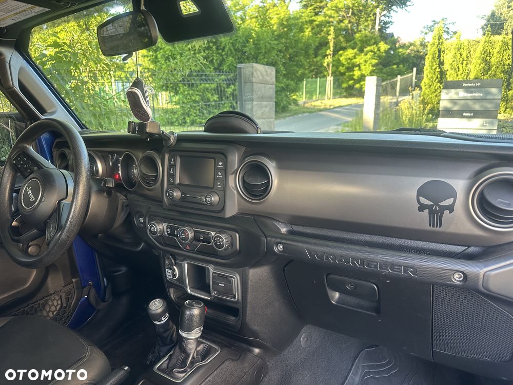 Jeep Wrangler - 10