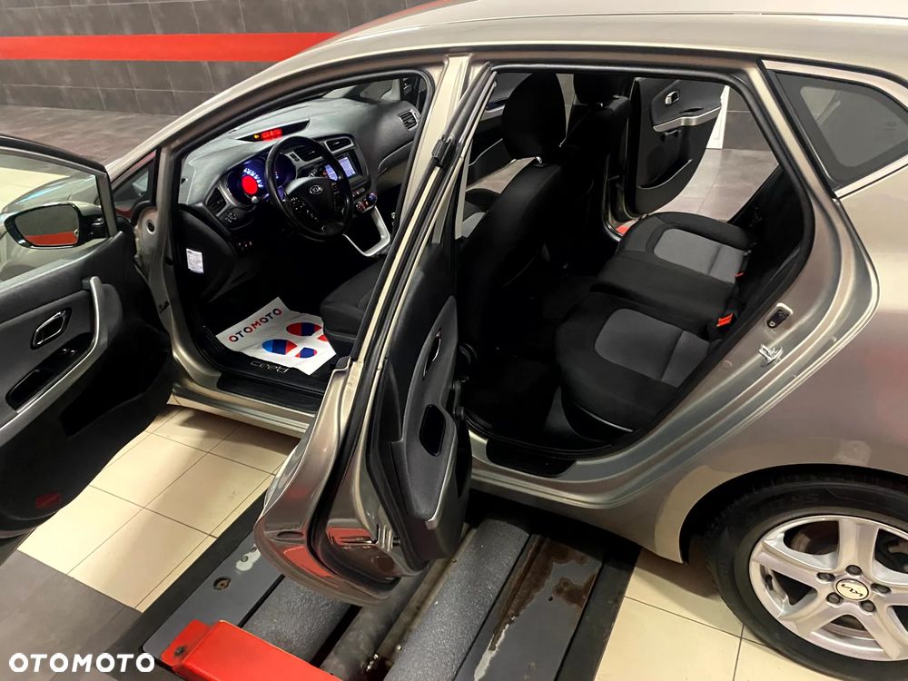 Kia Ceed 1.6 GDI XL - 17