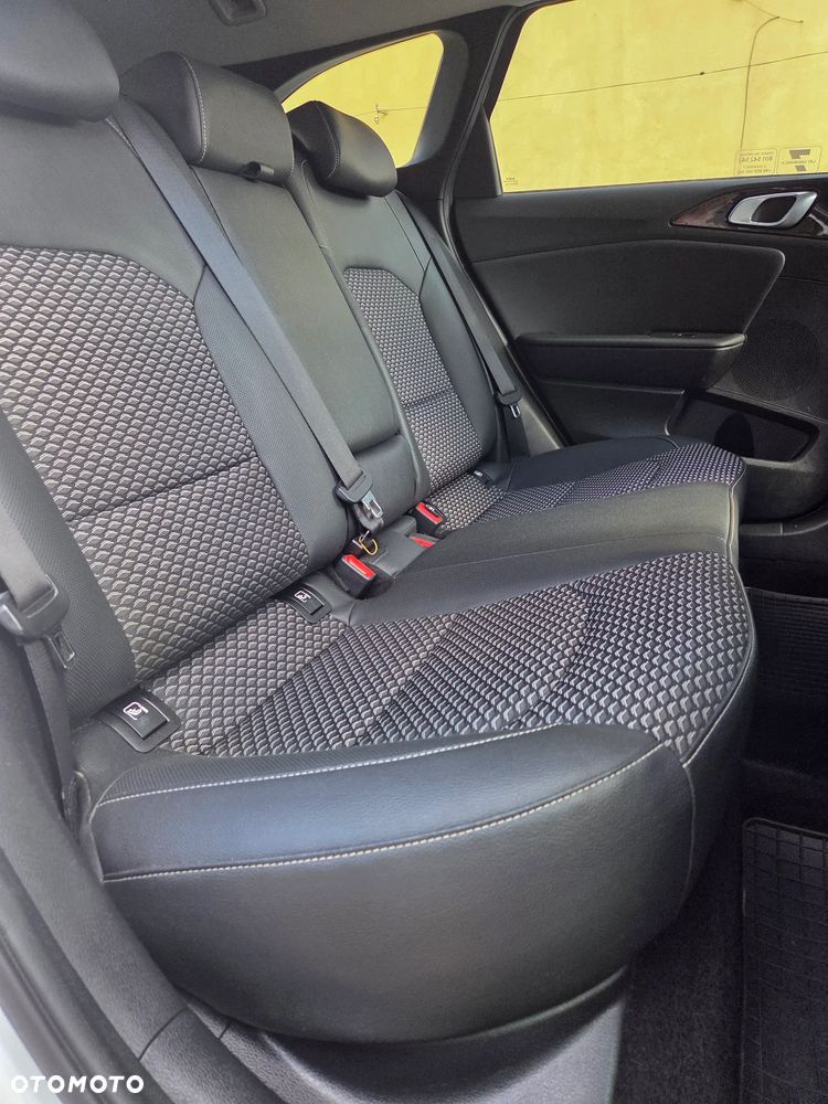 Kia Ceed 1.5 T-GDI L Business Line Plus DCT - 15