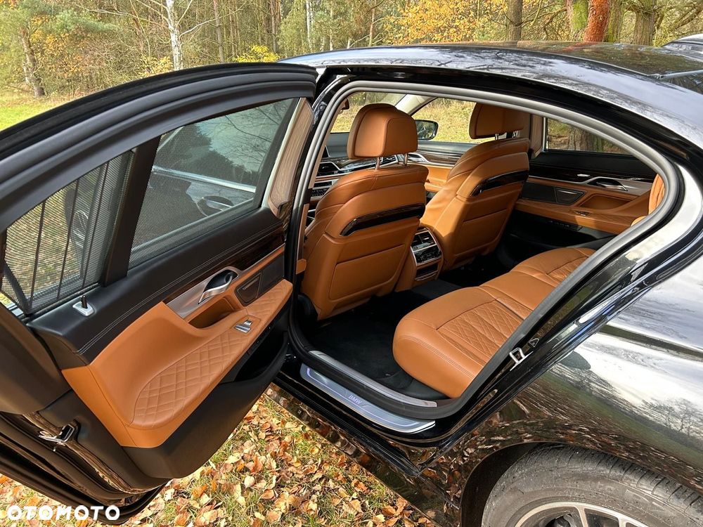 BMW Seria 7 750Li xDrive - 10