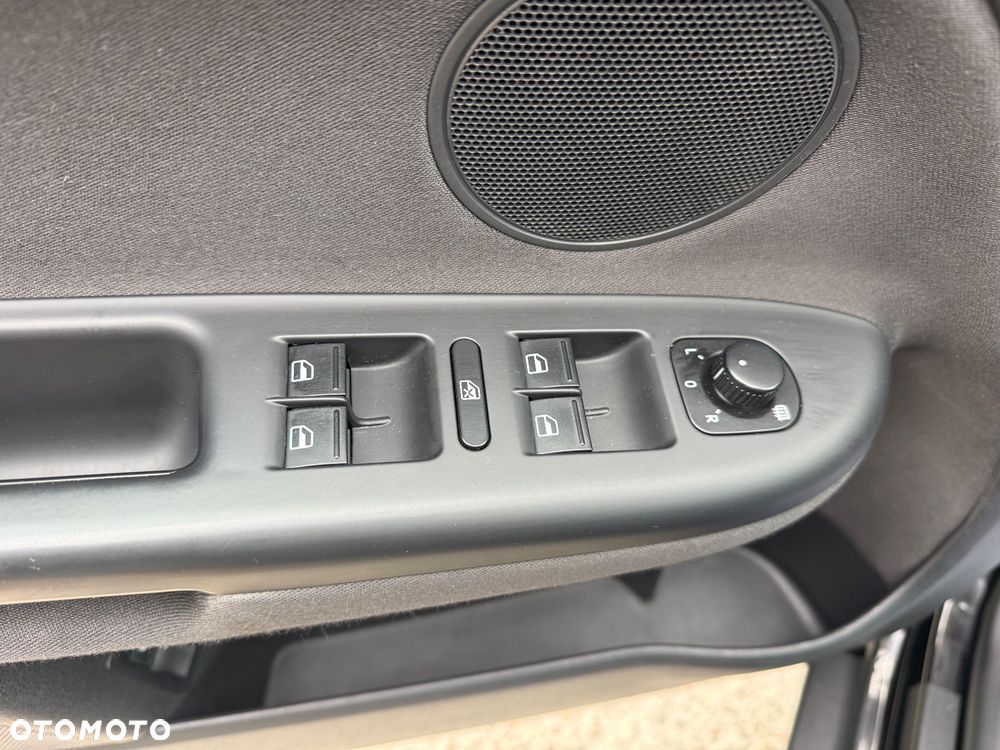 Volkswagen Golf Plus - 16