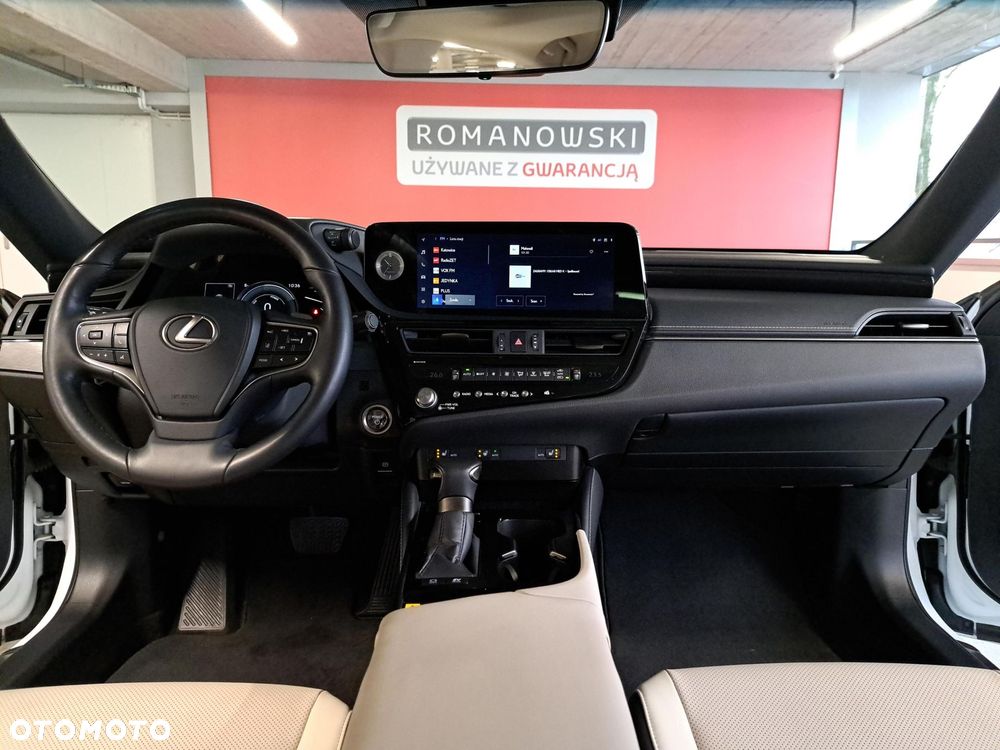 Lexus ES 300h F Sport Design - 14