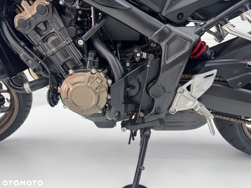 Honda CB - 32