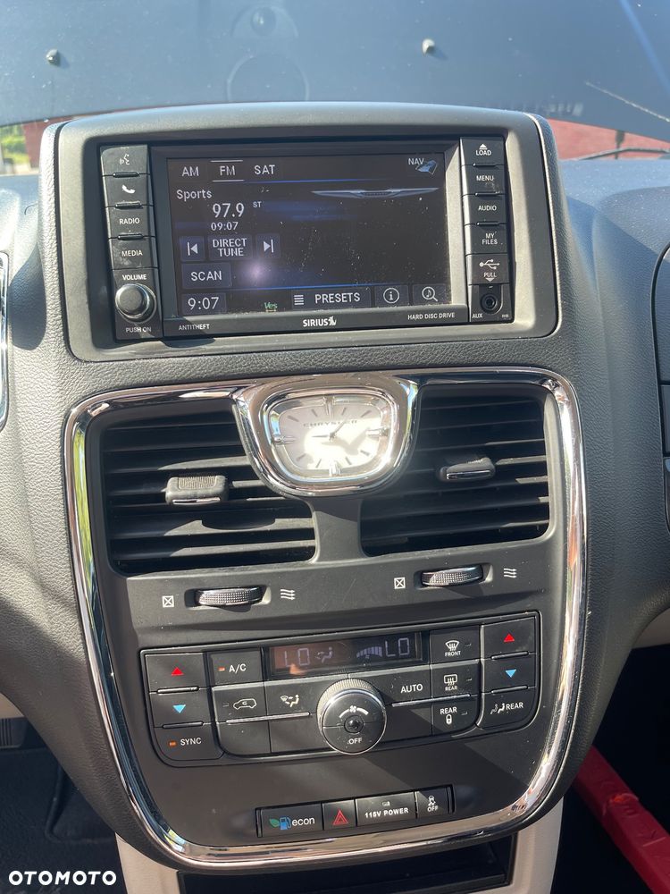 Chrysler Town & Country 3.6 Limited - 24