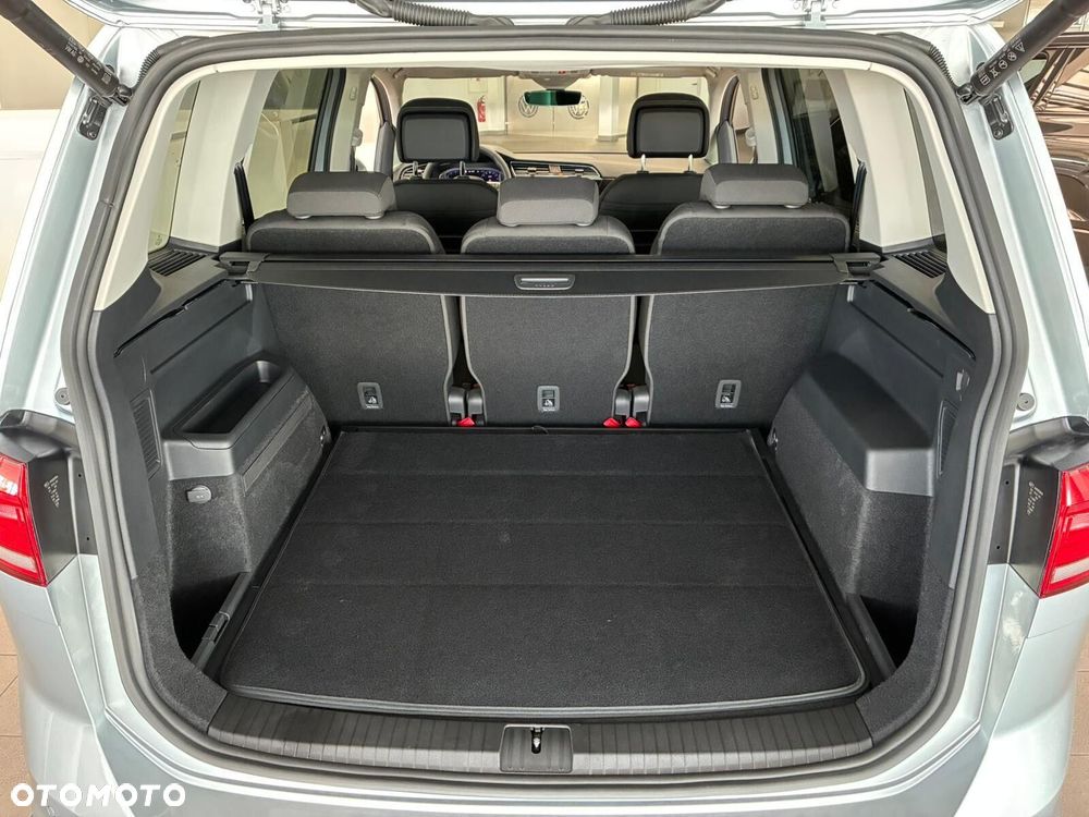 Volkswagen Touran - 29