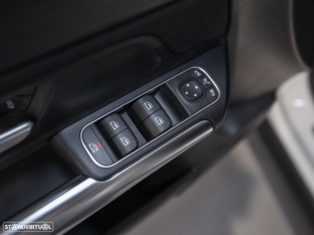 Mercedes-Benz GLA 250 e AMG Line - 16