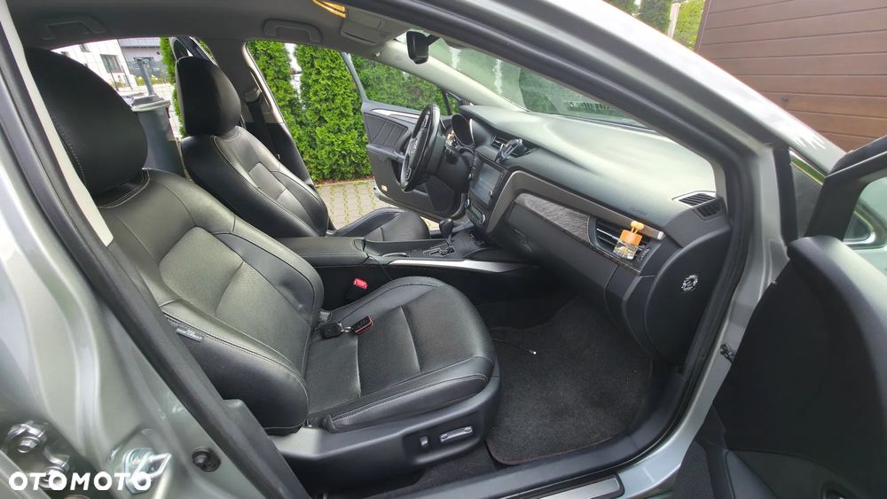 Toyota Avensis 2.0 Premium MS - 20