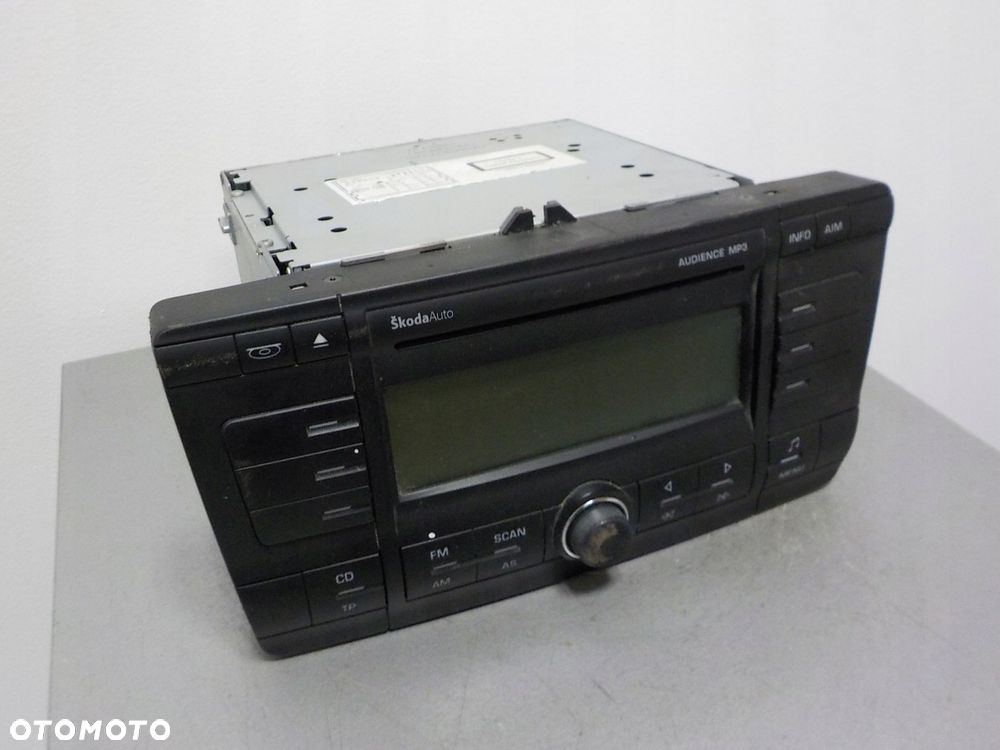 SKODA OCTAVIA II RADIO FABRYCZNE MP3 1Z0035156D - 5