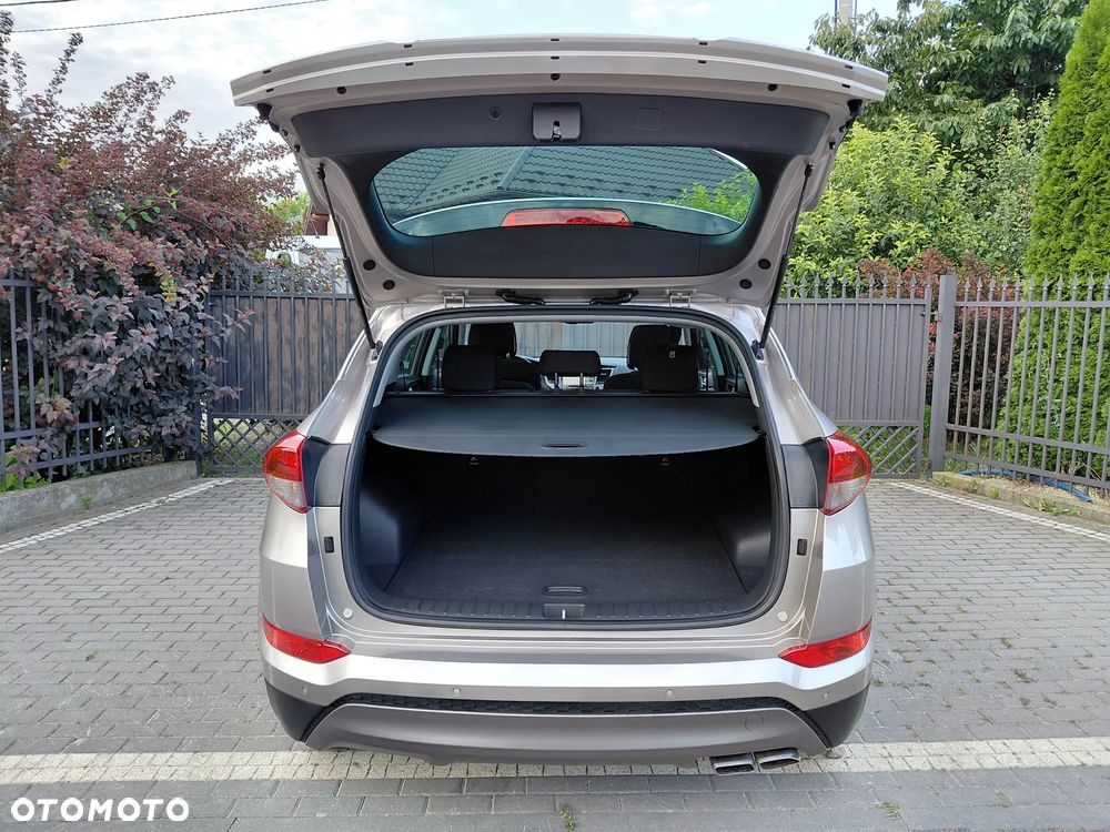 Hyundai Tucson 2.0 CRDI BlueDrive Style 2WD - 39