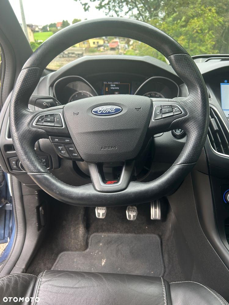 Ford Focus 2.0 EcoBoost ST - 11