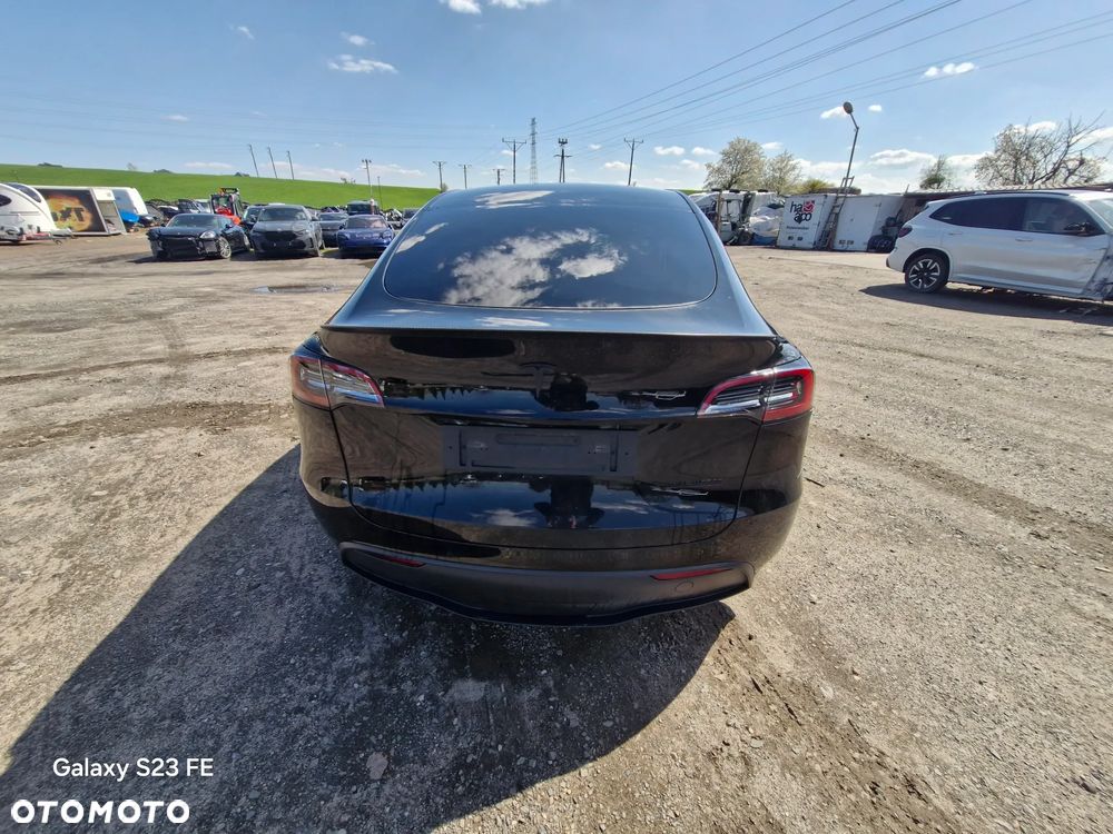 Tesla Model Y Performance Dual Motor AWD - 4