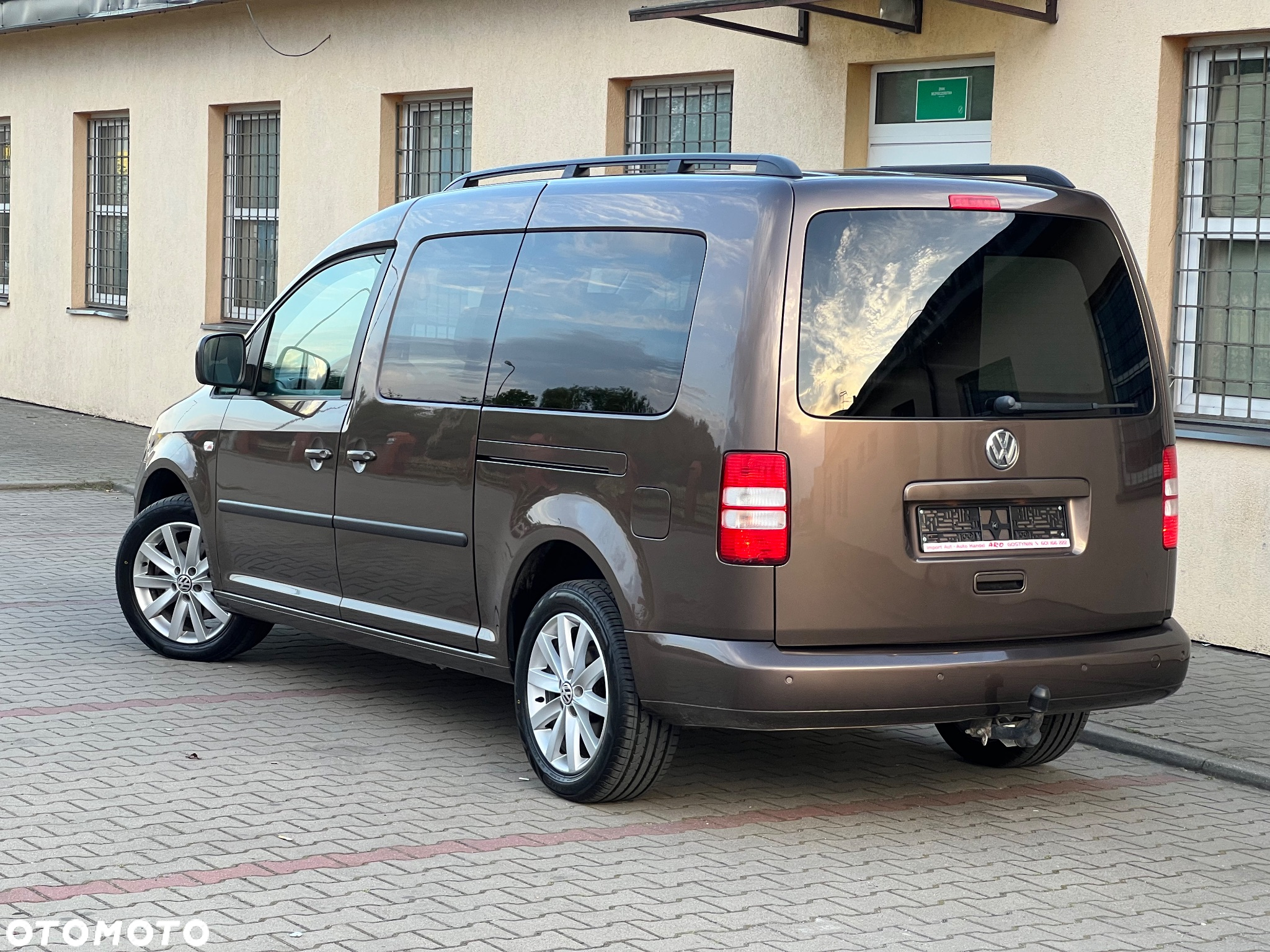 Volkswagen Caddy Maxi 2.0 TDI Comfortline - 4