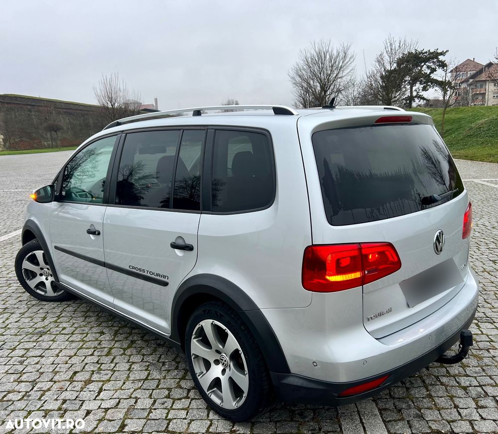 Volkswagen Touran 2.0 TDI DPF Cross - 4