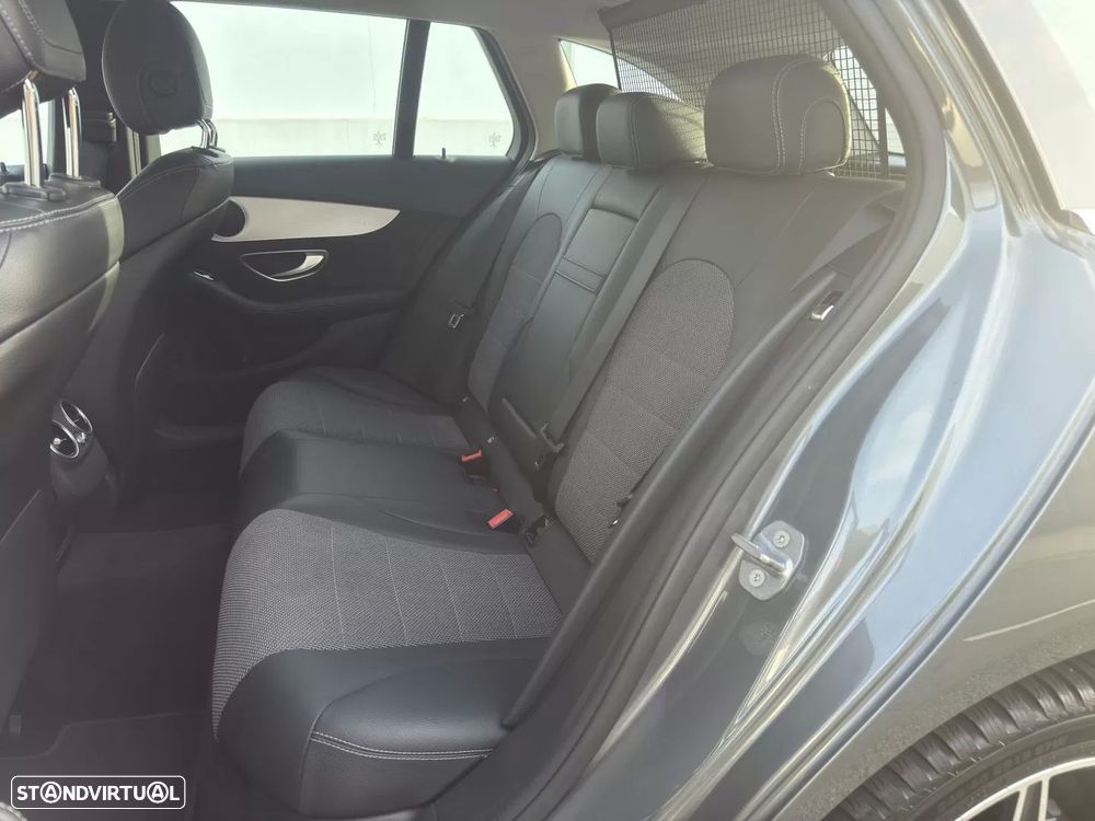 Mercedes-Benz C 250 d Station 9G-TRONIC AMG Line - 11