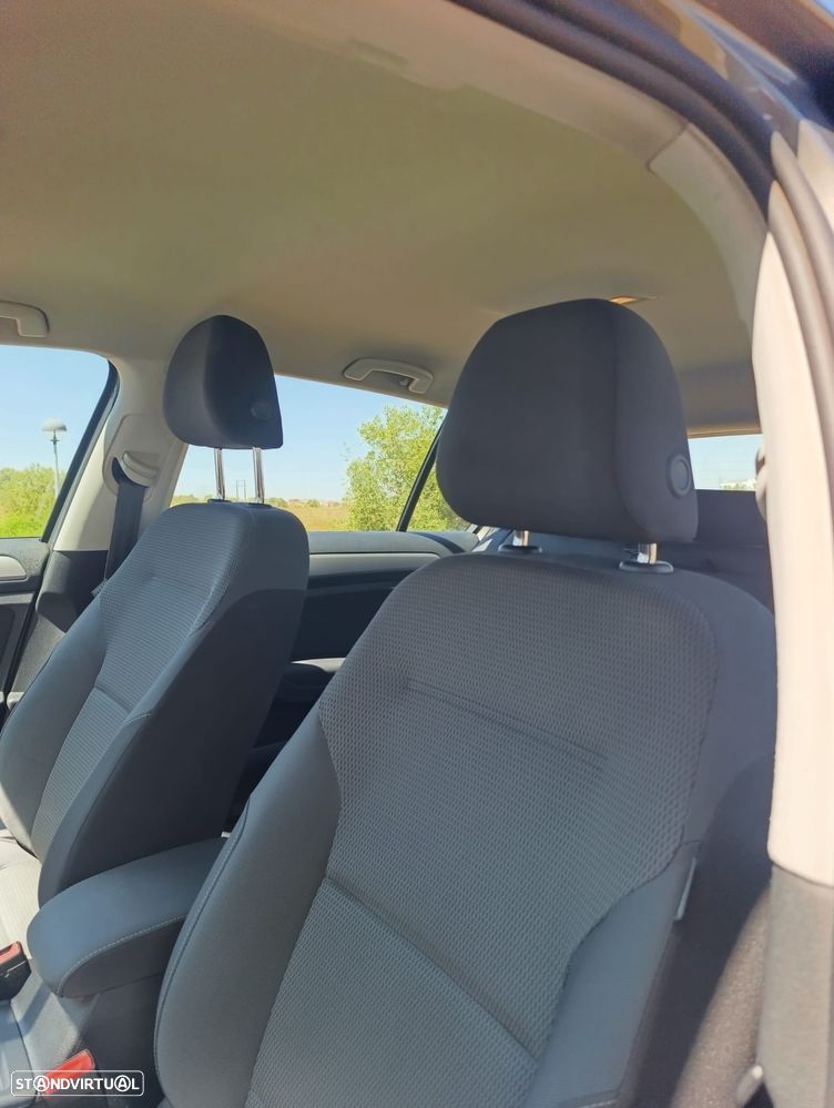 VW Golf 1.6 TDi Confortline DSG - 16